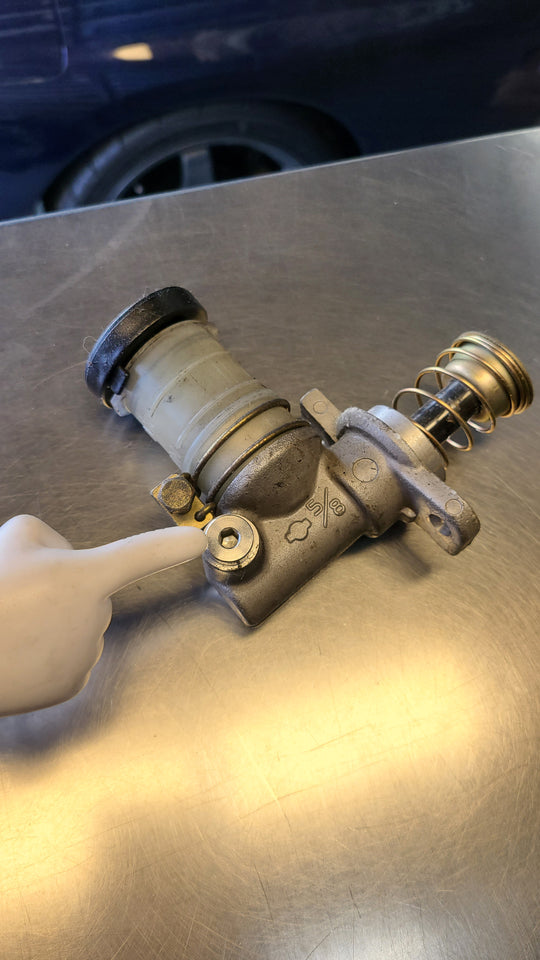 U.P.G. master cylinder and cailper plug