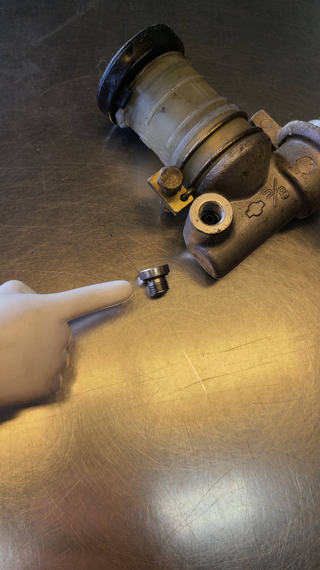 U.P.G. master cylinder and cailper plug