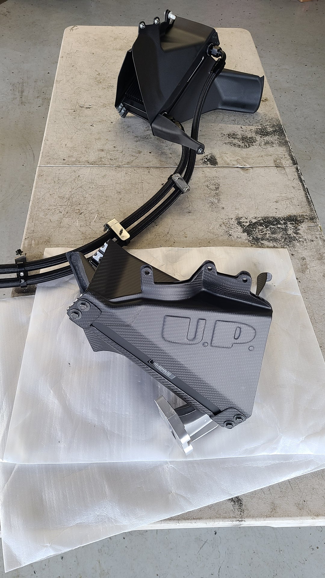 U.P.G R32 GTR oil cooler with carbon ducting -complete-
