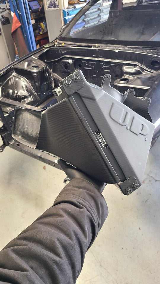 U.P.G R32 GTR oil cooler with carbon ducting -duct only-