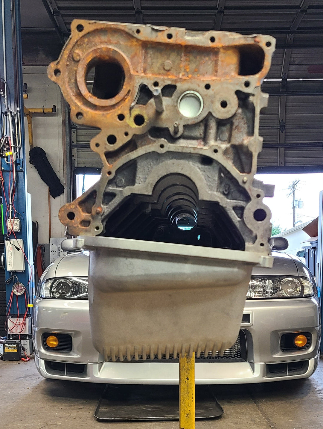 RB20/25/26/30 JHK cast front sump oil pan with transmission gusset (FRONT SUMP)