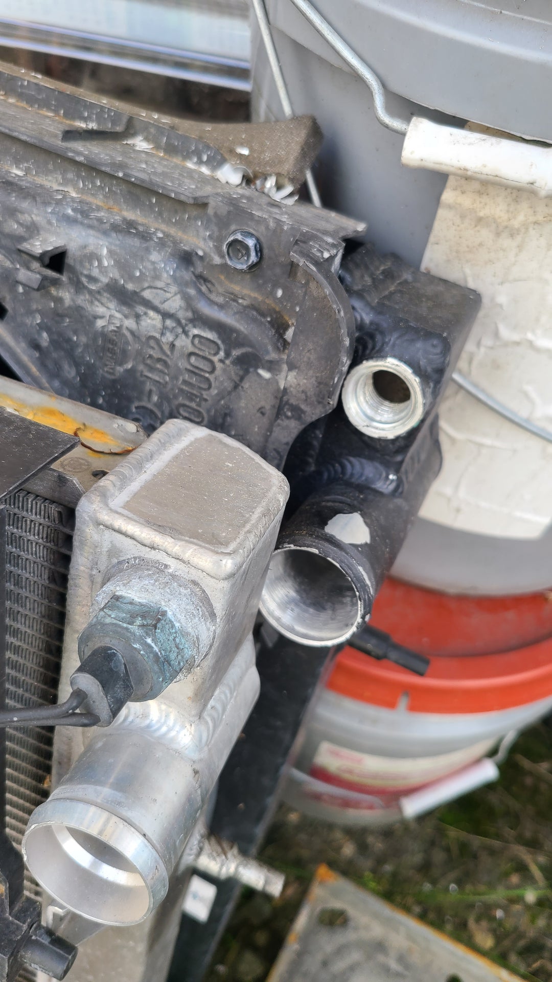 Nissan radiator temp switch plug