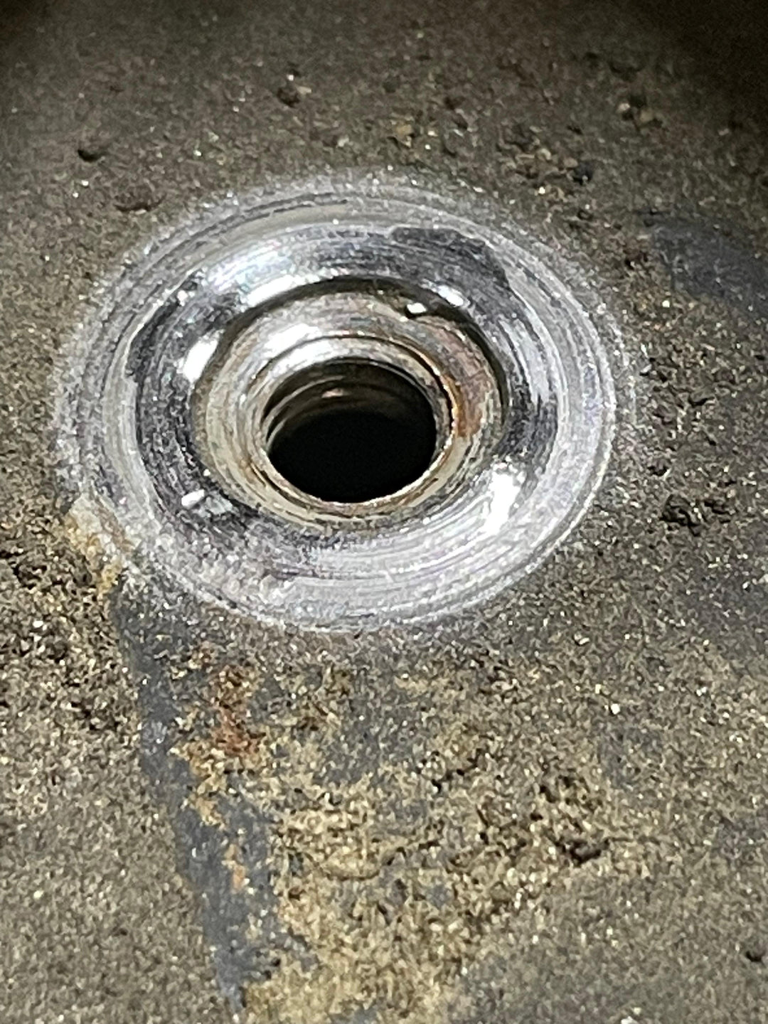 Grounding point sander