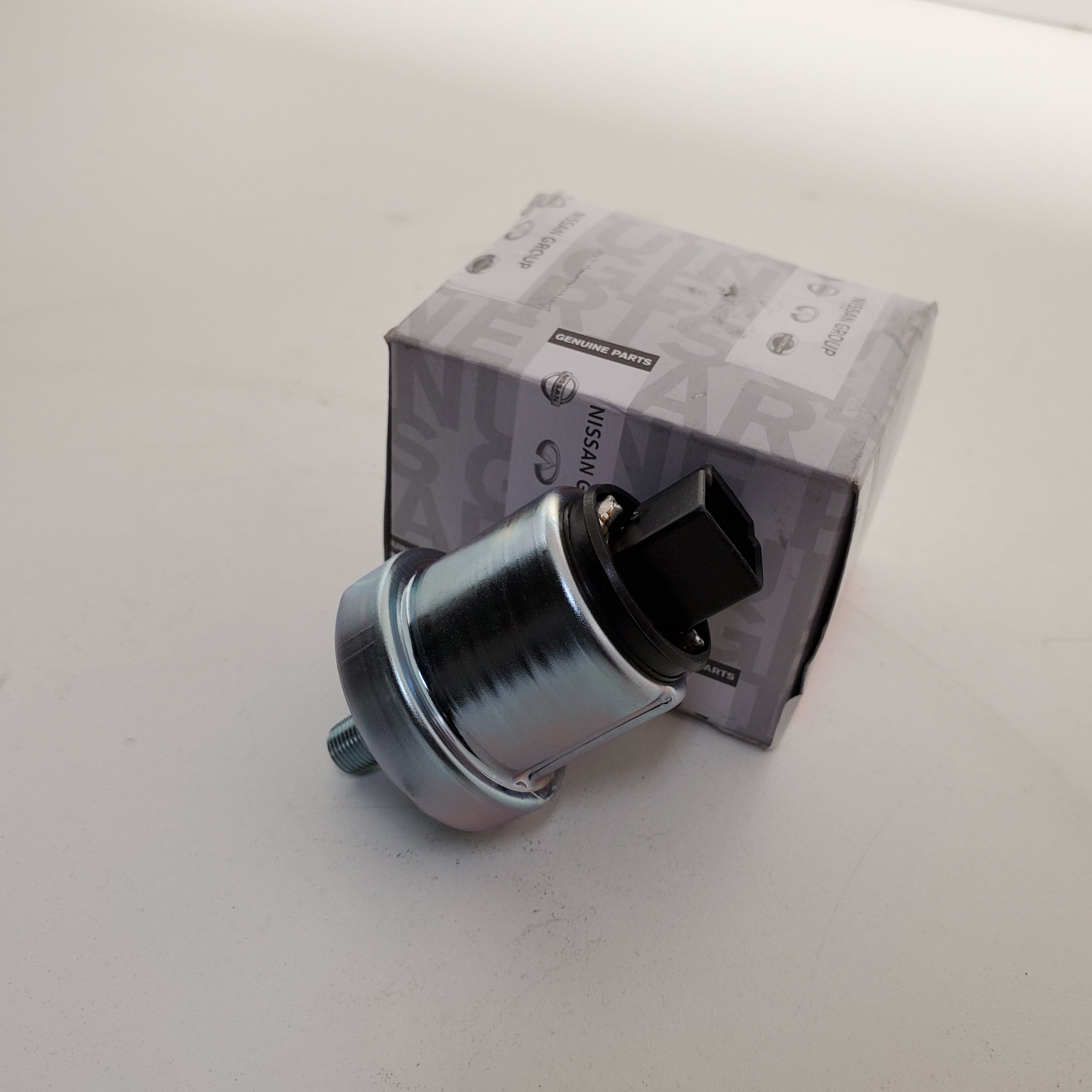 UD プロバルブ　日産 s-l225.jpg